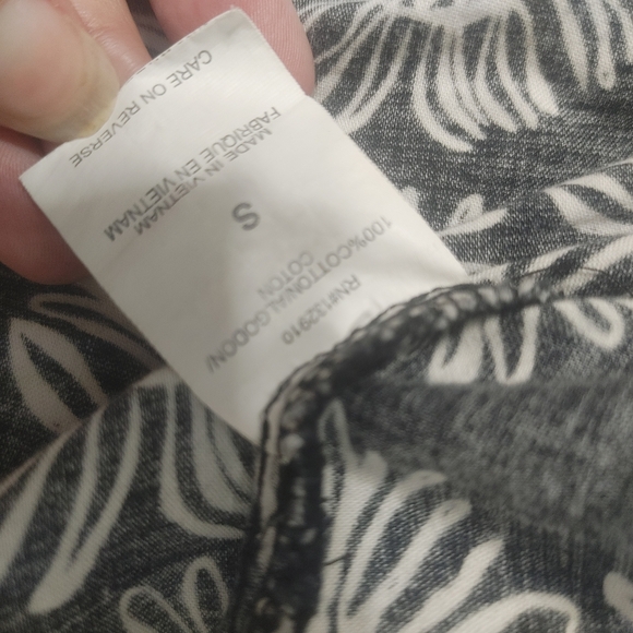 CROCS Coral Pink and Black Floral Scrub Top Gathered Elastic Back S - Picture 7 of 8